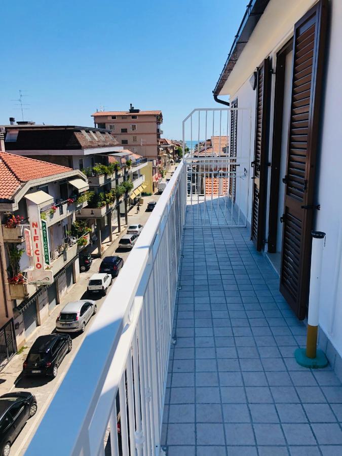 马帝斯兹罗D Annunziohouse住宿加早餐旅馆 外观 照片